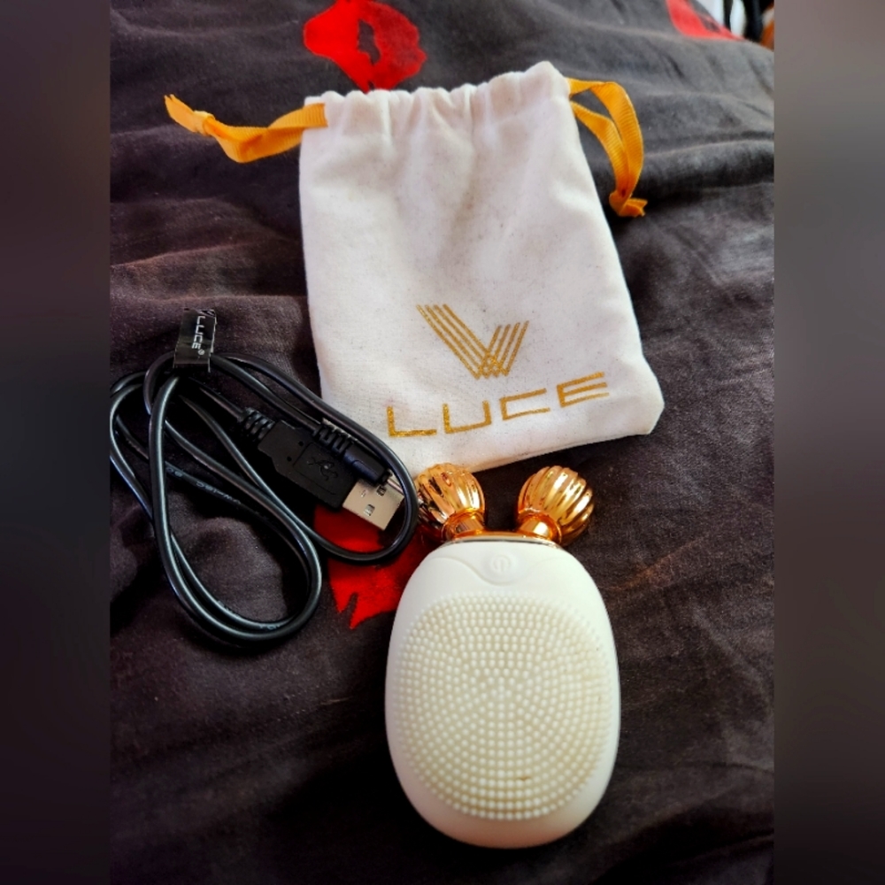 Luce mini sonic facial cleansing and messager